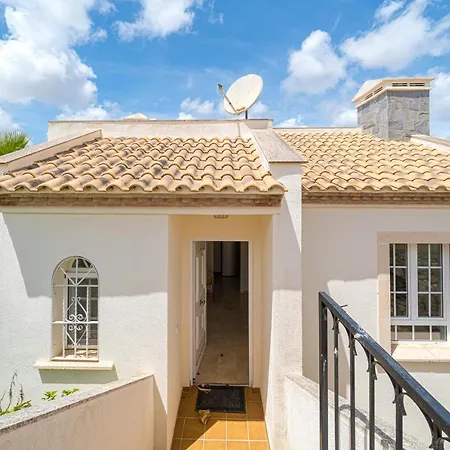 Casa Pia * Dehesa de Campoamor (Orihuela Costa)
